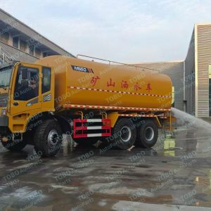 Mining truck sprinkler truck