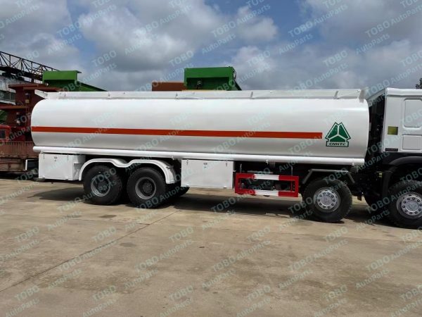 Renovation of HOWO 8X4 25000L Fuel Tanker - 图片 3