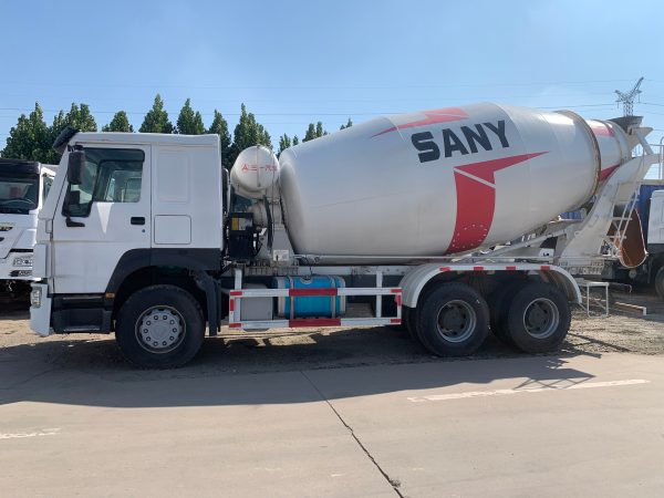 HOWO 6X4 Mixing Tank Truck