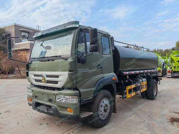 HOWO 4X2 Truck with a 20-cubic-meter oil tank - 图片 3