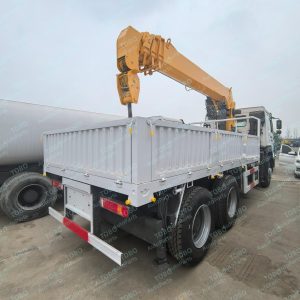 Renovation of HOWO 6X4 Truck-mounted Crane