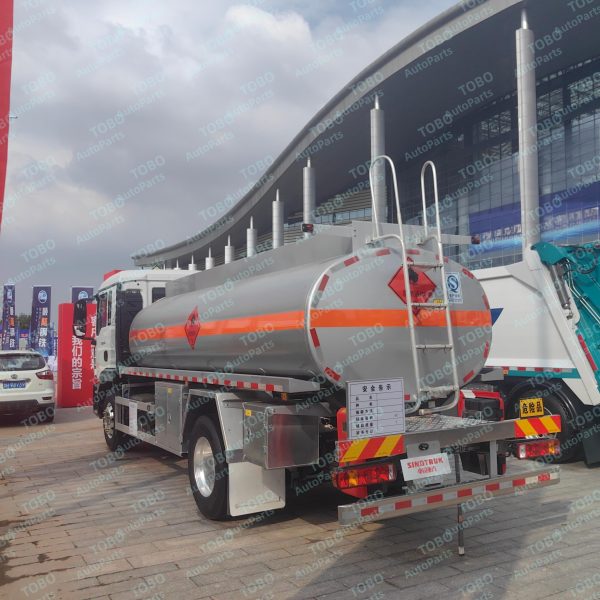 SITRAK 4x2 Oil Tanker Truck - 图片 2
