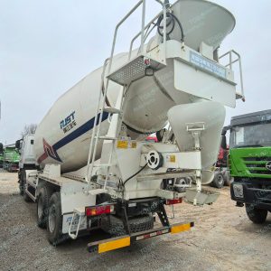 HOWO TX 8x4 Mixing Truck
